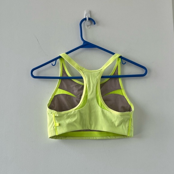 Lululemon Ribbed-Mesh High-Neck Bra *Medium Support, B/C Cup
Highlight Y… - Picture 6 of 9
